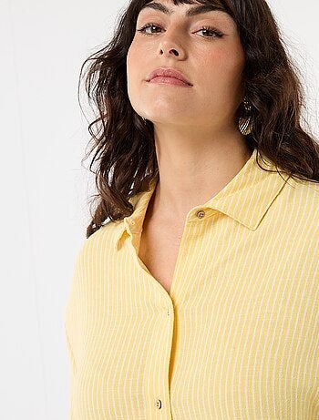 Camisa de manga corta abotonada