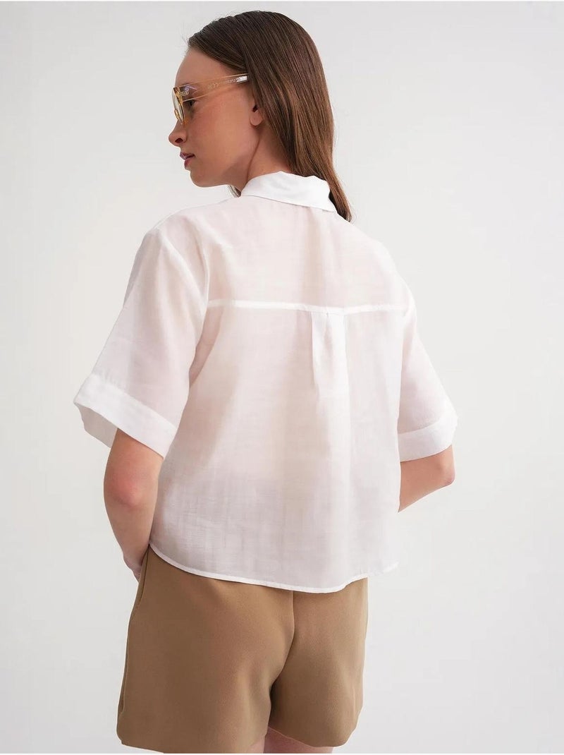 Camisa de manga corta abotonada con accesorio de piedra mixray Marfil - Kiabi