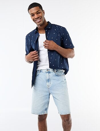 Camisa de manga corta con abertura abotonada