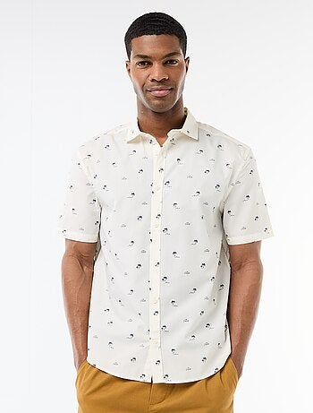 Camisa de manga corta con abertura abotonada