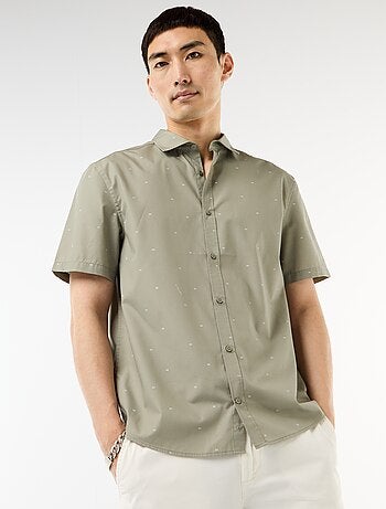 Camisa de manga corta con abertura abotonada