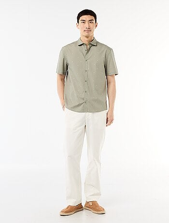 Camisa de manga corta con abertura abotonada