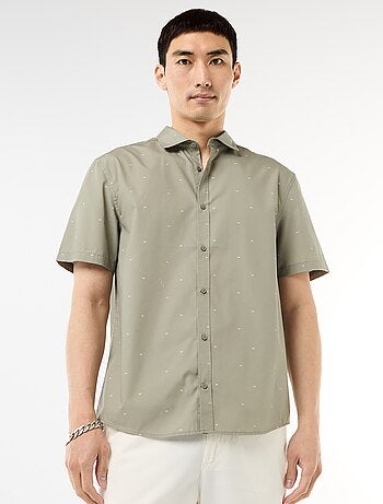 Camisa de manga corta con abertura abotonada