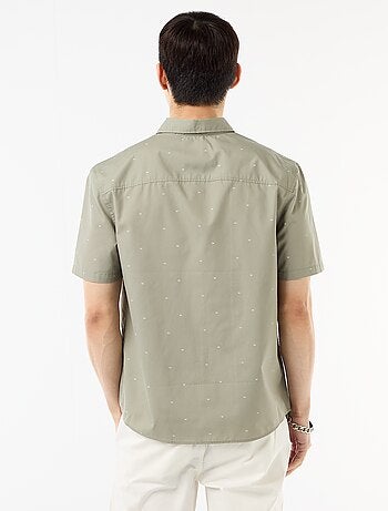 Camisa de manga corta con abertura abotonada