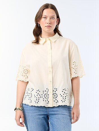 Camisa de manga corta con bordado calado