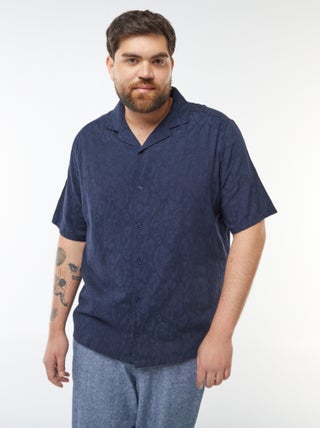Camisa de manga corta con bordados
