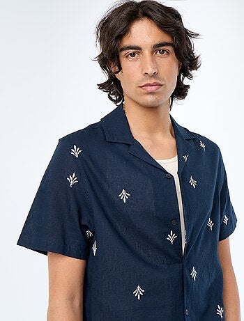 Camisa de manga corta con bordados