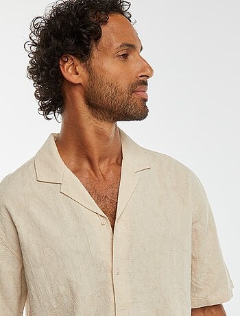 Camisa de manga corta con bordados