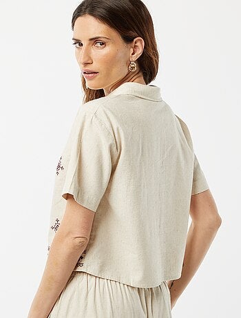 Camisa de manga corta con bordados