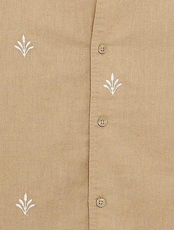 Camisa de manga corta con bordados