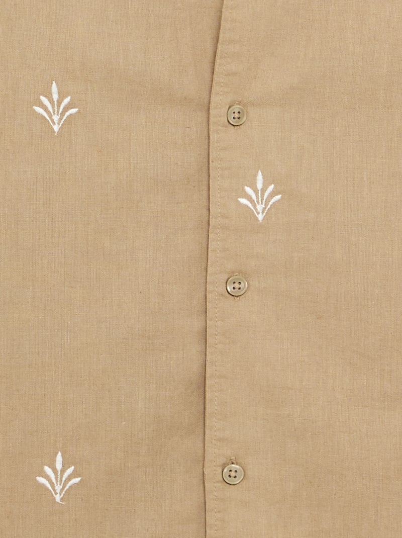 Camisa de manga corta con bordados Beige - Kiabi