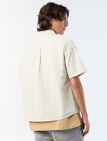 Camisa de manga corta con bordados