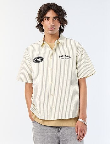 Camisa de manga corta con bordados