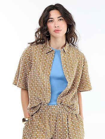 Camisa de manga corta con bordados