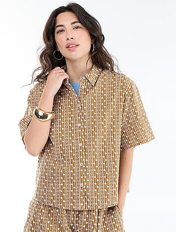 Camisa de manga corta con bordados