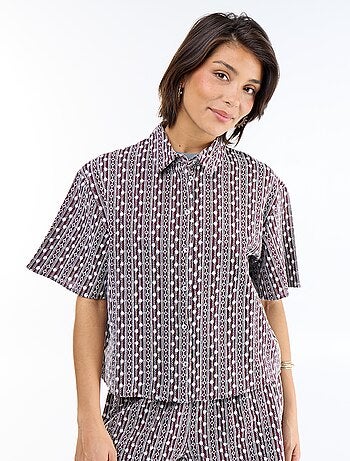 Camisa de manga corta con bordados