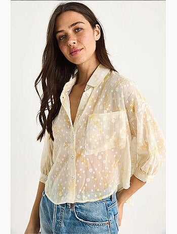 Camisa de manga corta con botones y bolsillo en jacquard floral lucci