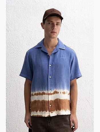 Camisa de manga corta con botones y estampado ombré de giesto