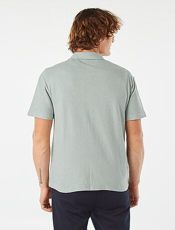 Camisa de manga corta con cuello de polo