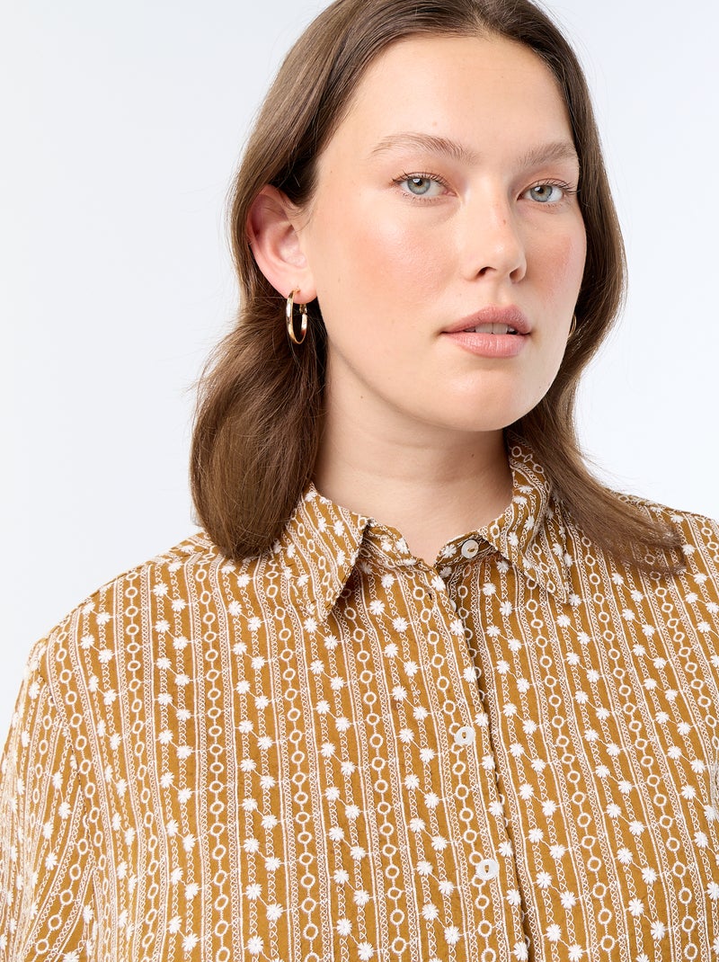 Camisa de manga corta con estampado bordado Marron - Kiabi