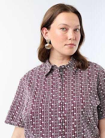 Camisa de manga corta con estampado bordado