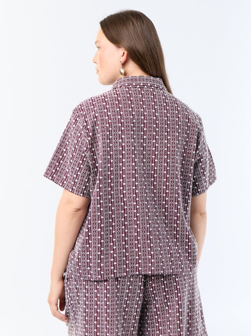 Camisa de manga corta con estampado bordado - Kiabi Camisa de manga corta con estampado bordado - Kiabi