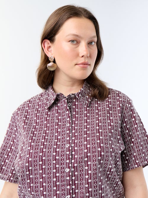 Camisa de manga corta con estampado bordado - Kiabi Camisa de manga corta con estampado bordado - Kiabi