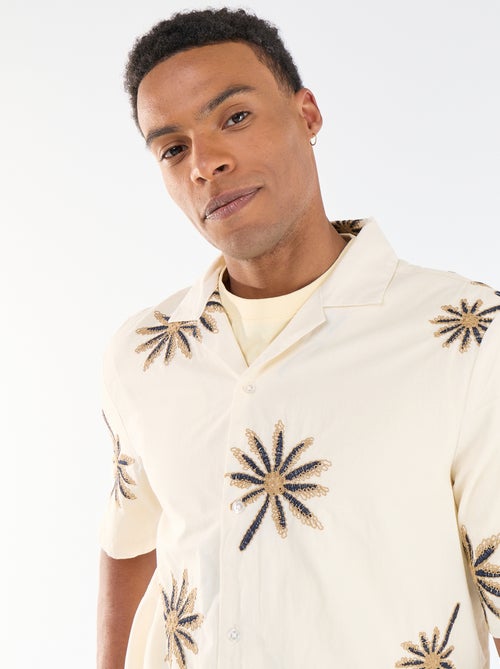 Camisa de manga corta con motivo bordado - Kiabi Camisa de manga corta con motivo bordado - Kiabi