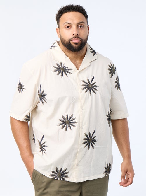 Camisa de manga corta con motivo de flores bordadas - Kiabi Camisa de manga corta con motivo de flores bordadas - Kiabi