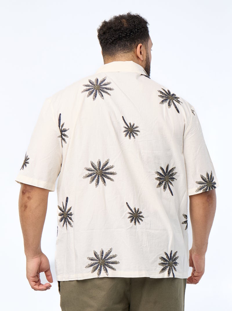 Camisa de manga corta con motivo de flores bordadas Beige - Kiabi