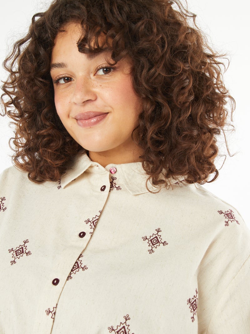 Camisa de manga corta con motivos bordados BEIGE - Kiabi