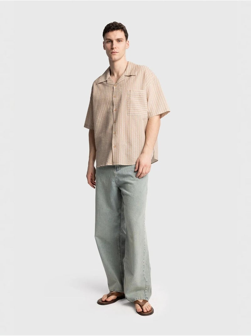 Camisa de manga corta con rayas texturizadas y bolsillo giesto Beige arcilla - Kiabi