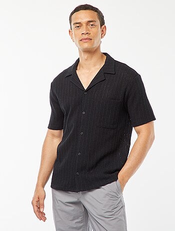 Camisa de manga corta de material calado