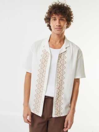 Camisa de manga corta de mezcla de lino con bordados
