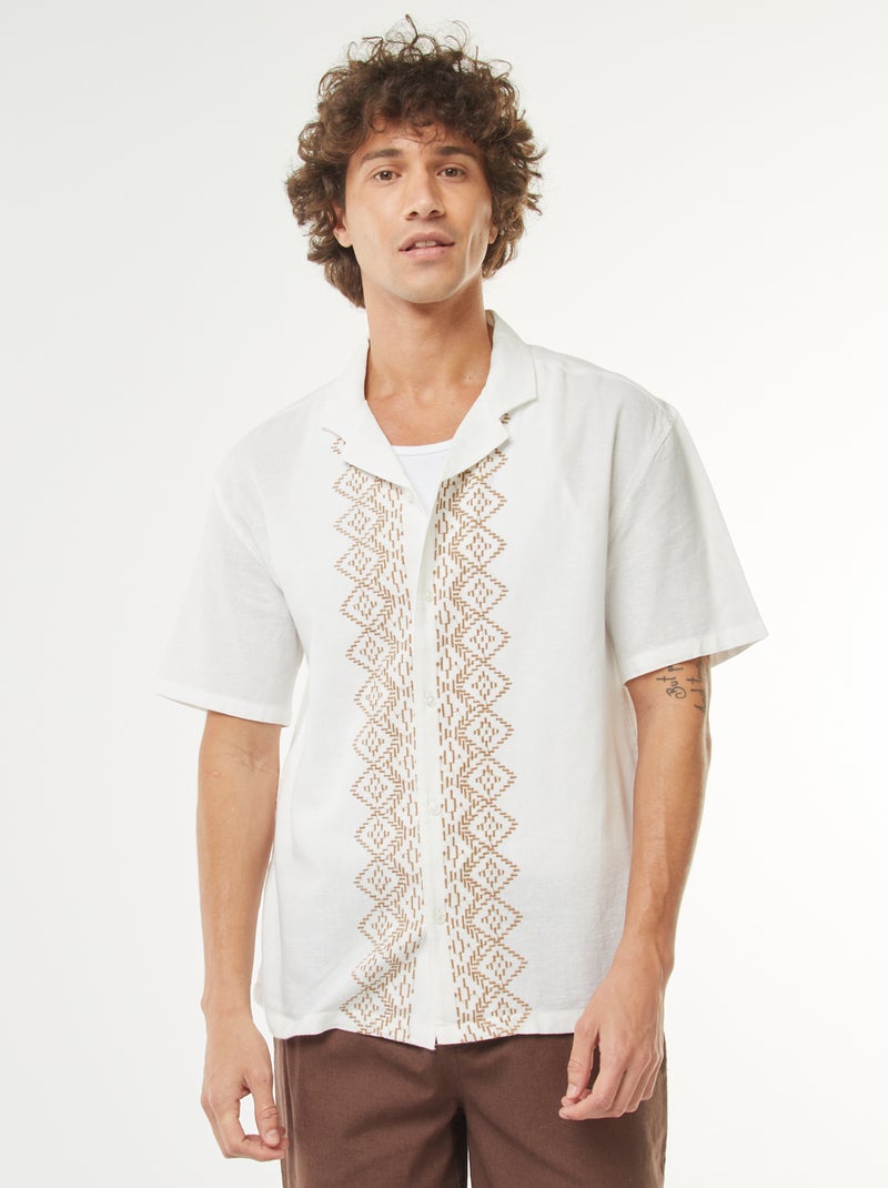 Camisa de manga corta de mezcla de lino con bordados Blanco - Kiabi