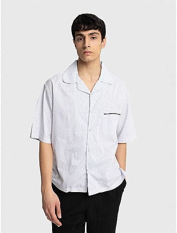 Camisa de manga corta de rayas finas giesto