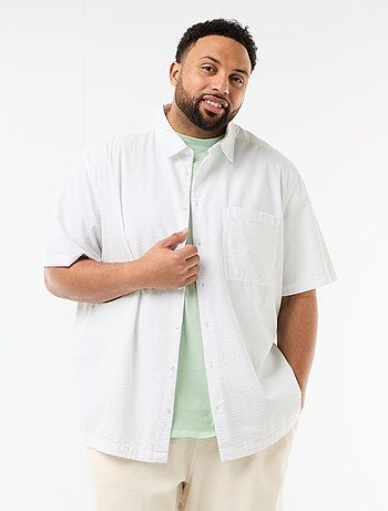 Camisa de manga corta en material crepé