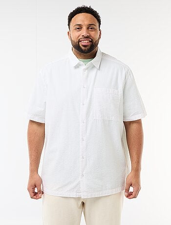 Camisa de manga corta en material crepé