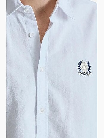 Camisa de manga larga abotonada con bordado giesto
