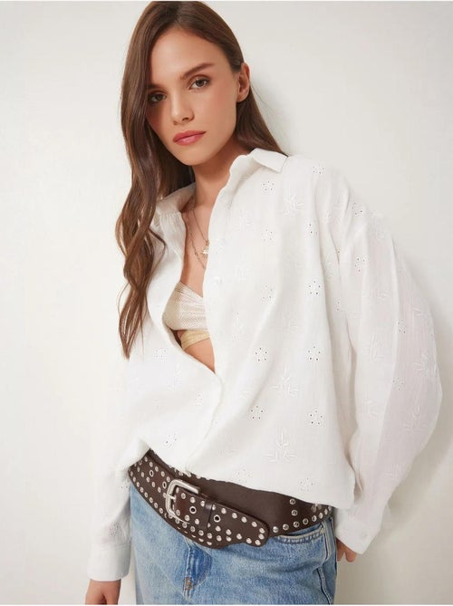 Camisa de manga larga con bordado texturizado y cierre de botones istanbul - Kiabi Camisa de manga larga con bordado texturizado y cierre de botones istanbul - Kiabi