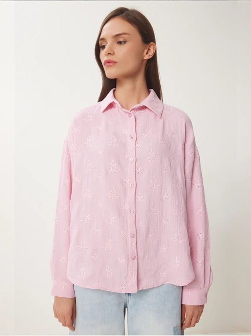 Camisa de manga larga con bordado texturizado y cierre de botones istanbul - Kiabi Camisa de manga larga con bordado texturizado y cierre de botones istanbul - Kiabi
