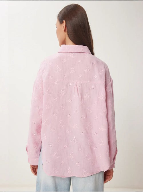 Camisa de manga larga con bordado texturizado y cierre de botones istanbul - Kiabi Camisa de manga larga con bordado texturizado y cierre de botones istanbul - Kiabi