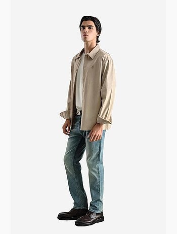 Camisa de manga larga con botones y cuello camisero giesto