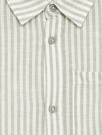 Camisa de manga larga y bolsillo en el pecho