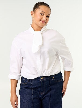 Camisa de manga larga y cuello lavallière