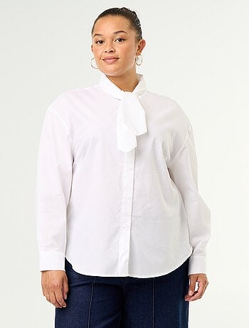 Camisa de manga larga y cuello lavallière