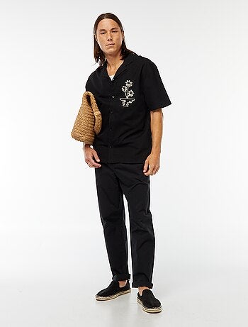 Camisa de mezcla de lino de manga corta con bordados