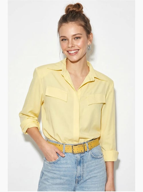 Camisa de mujer de crepé tejido de corte regular lucci - Kiabi Camisa de mujer de crepé tejido de corte regular lucci - Kiabi