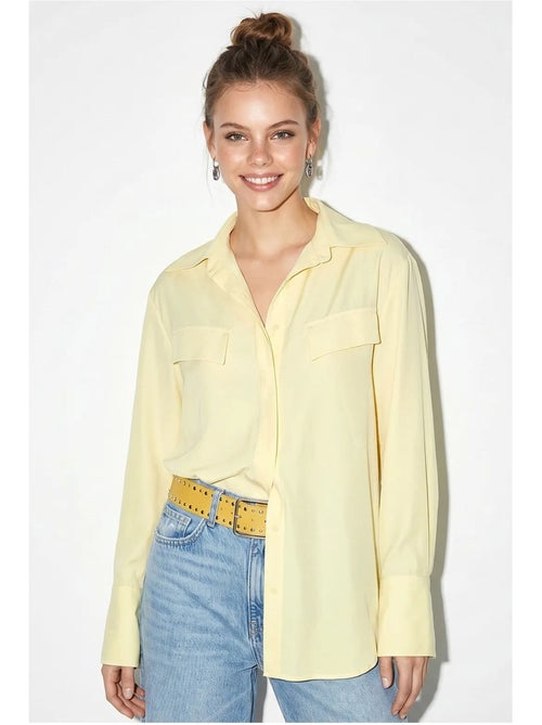 Camisa de mujer de crepé tejido de corte regular lucci - Kiabi Camisa de mujer de crepé tejido de corte regular lucci - Kiabi