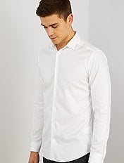 Camisas blancas de Hombre | Kiabi 1 3Camisa blanca: look de noche Camisa blanca con adornos